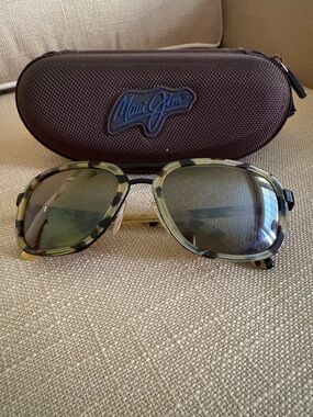 Maui Jim Tortoise Shell Sunglasses with Brown Case